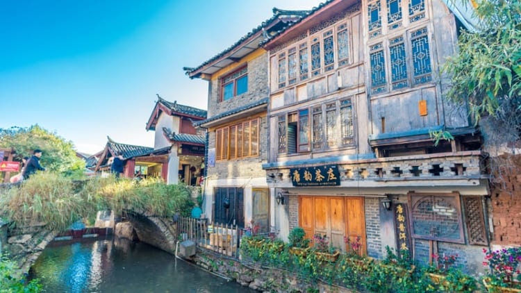 Không gian trầm mặc và cổ xưa với những con kênh uốn lượn tại Phố cổ Lệ Giang 